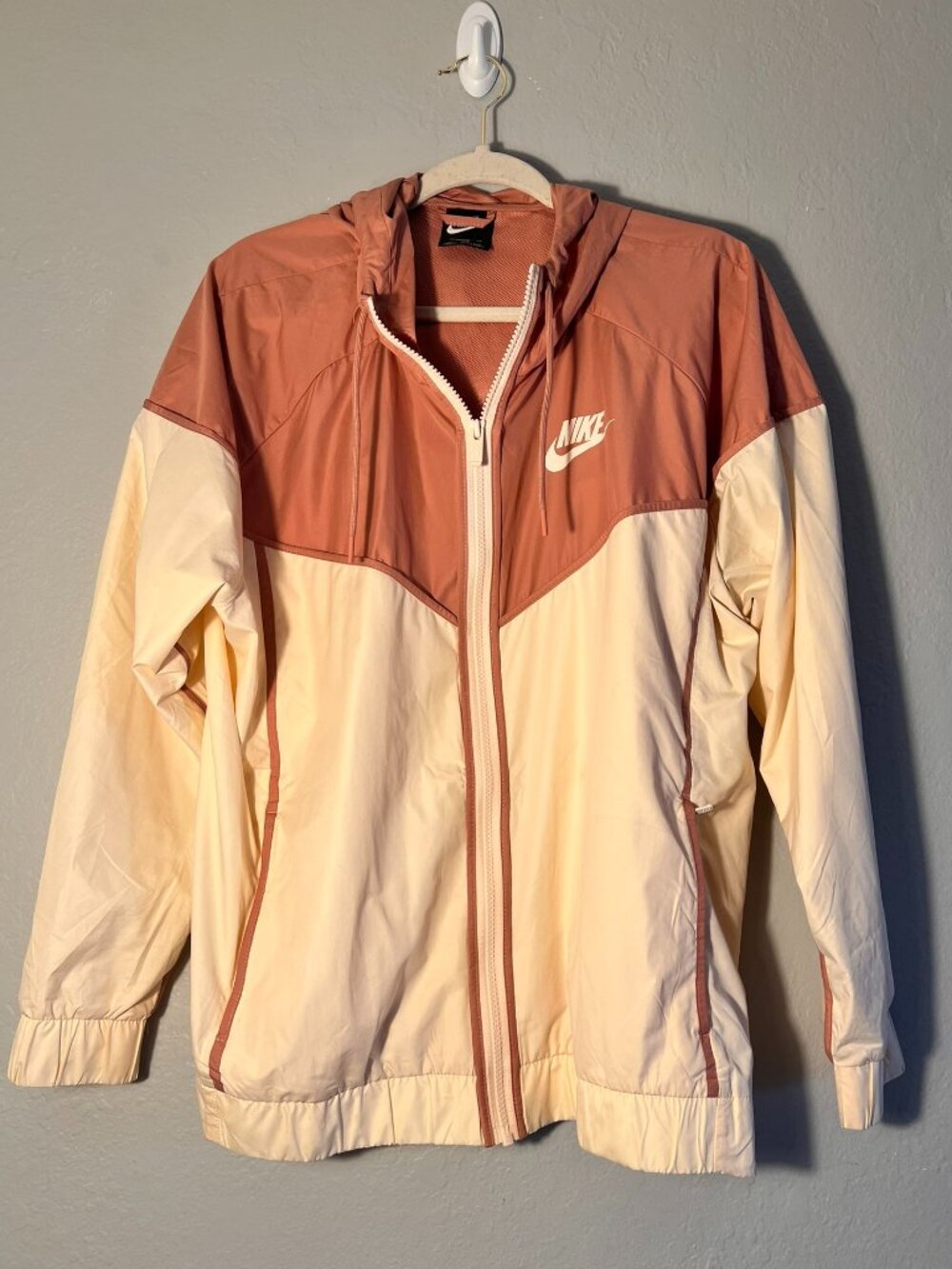 Like New - 2X Nike Color Block Hooded Windbreaker Jacket Pink Cream